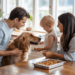 Kind füttert den Hund mit abgezählter Tagesportion an Snacks unter Aufsicht.